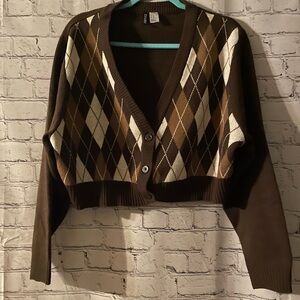 Divided Argyle Cropped Sweater